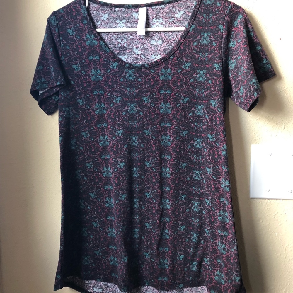 Lularoe classic tee